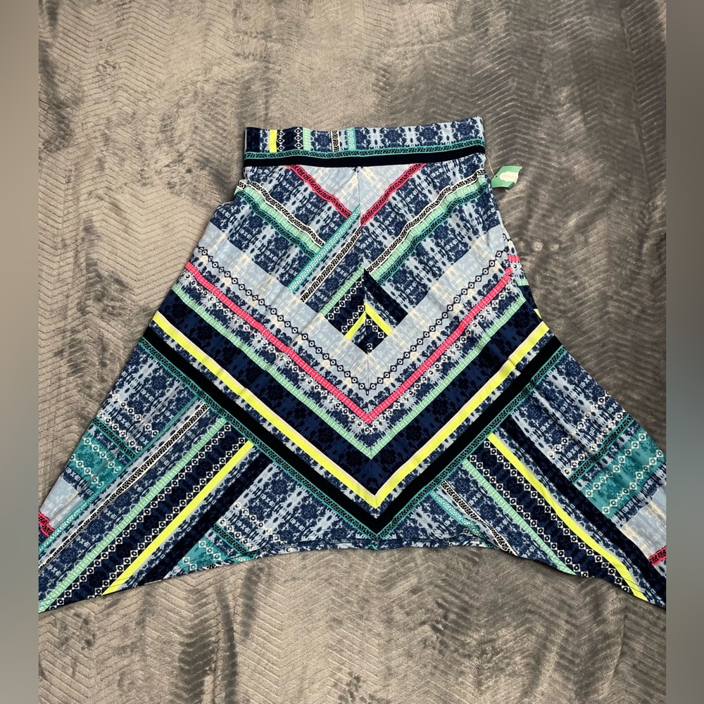 NWT Maurices Multi Print Pull On Hi Low Asymmetrical Sharkbite Skirt Small